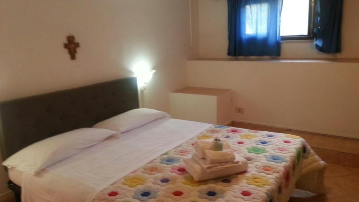 Garden Basement - Seminterrato Max 4 Ospiti - Fiumicino Vicino Aeroporto E Fiera Apartman Kültér fotó
