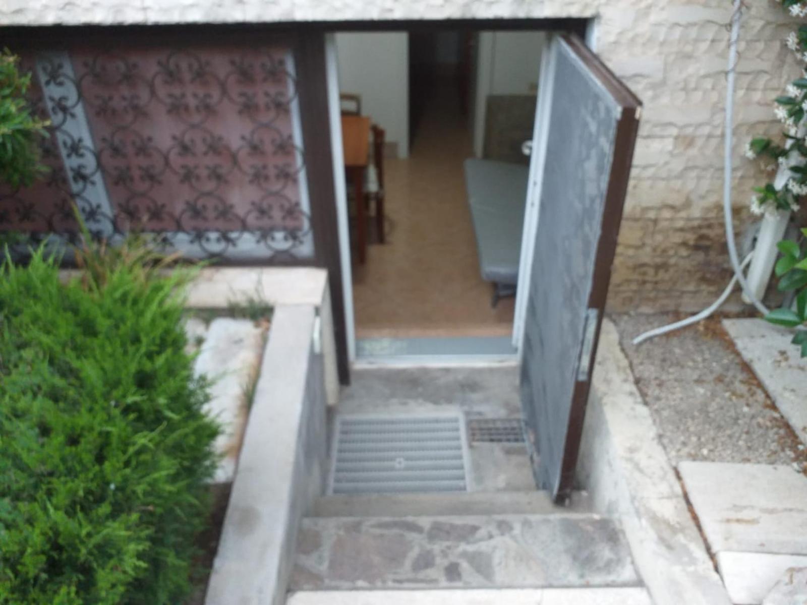 Garden Basement - Seminterrato Max 4 Ospiti - Fiumicino Vicino Aeroporto E Fiera Apartman Kültér fotó