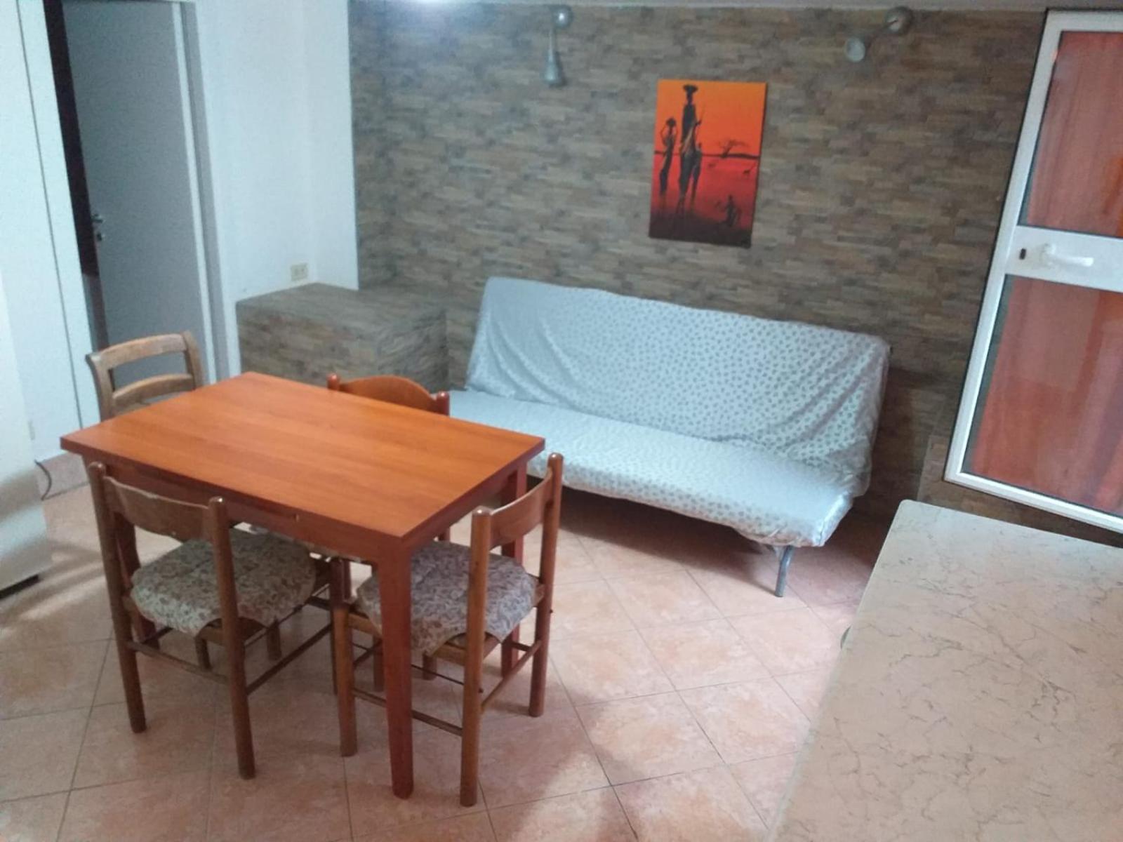 Garden Basement - Seminterrato Max 4 Ospiti - Fiumicino Vicino Aeroporto E Fiera Apartman Kültér fotó